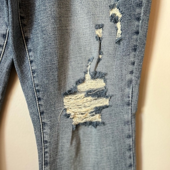 Judy Blue Mid Rise Distressed Boyfriend Jeans Size 15 / 32 - Picture 7 of 16